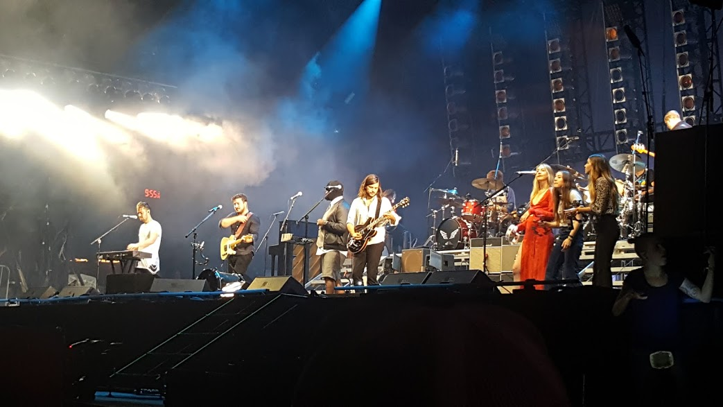 Mumford & Sons keep it going for Weekend 2