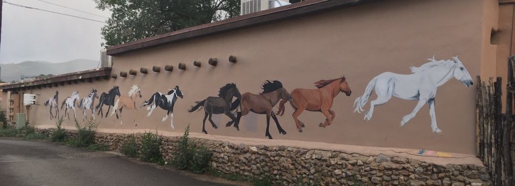 00 Taos horse mural e1571690930948